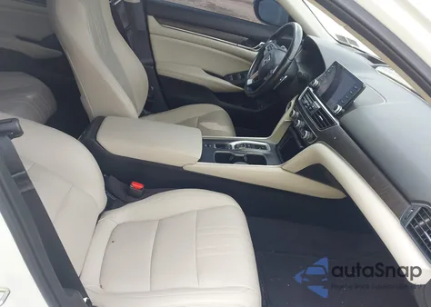 2020 Honda Accord Touring z USA, uszkodzony, nr VIN 1HGCV2F93LA006827